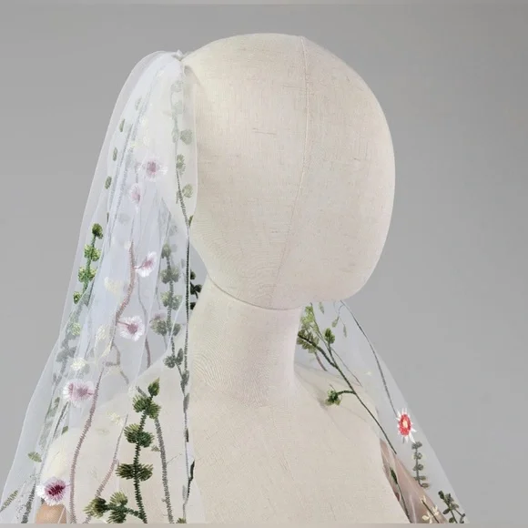Wildflower Embroidered Veil - 63inches in Length - Picture 8 of 14